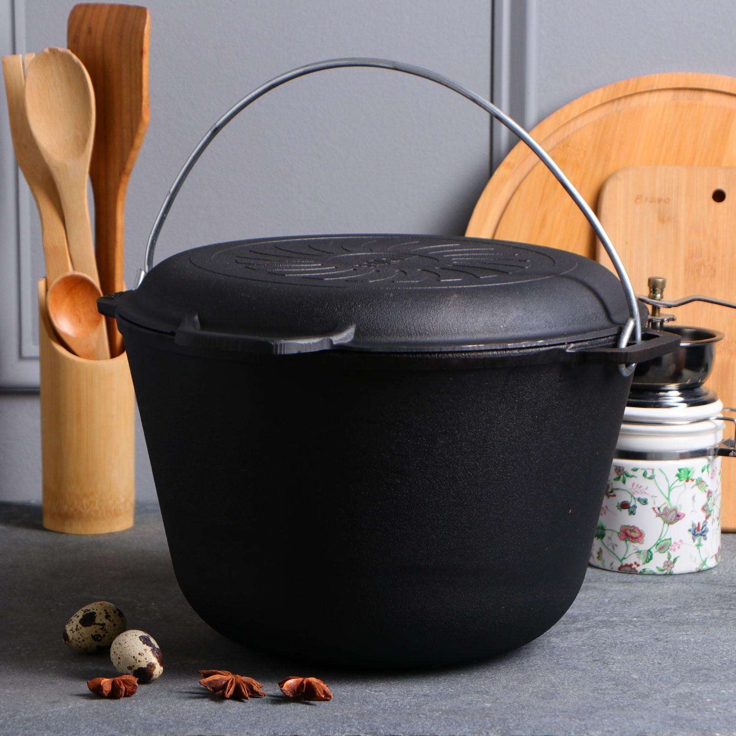 8 L Cast Iron Camping Pot with Skillet Lid